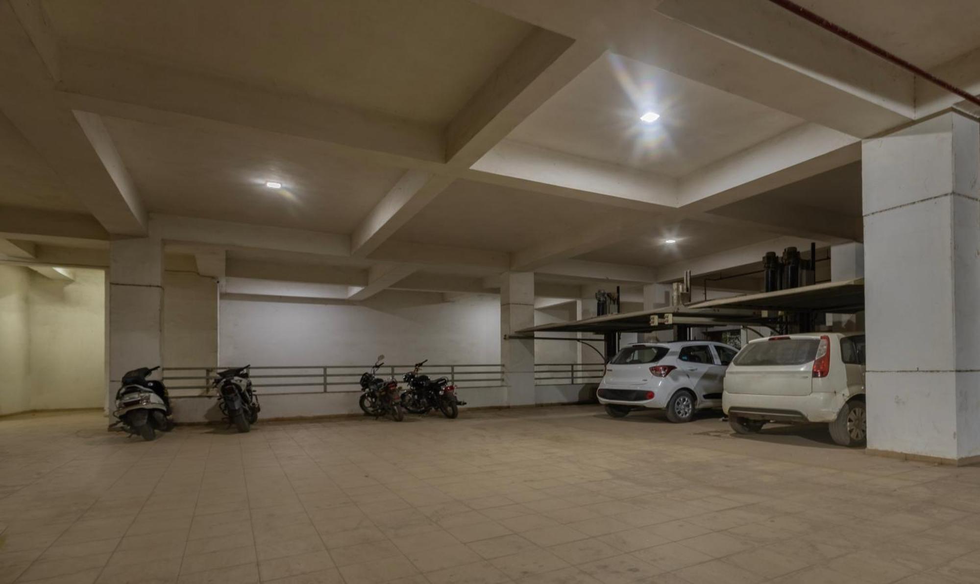 Treebo Eden Park, Ahmedabad Hotel Bātwa Exterior foto