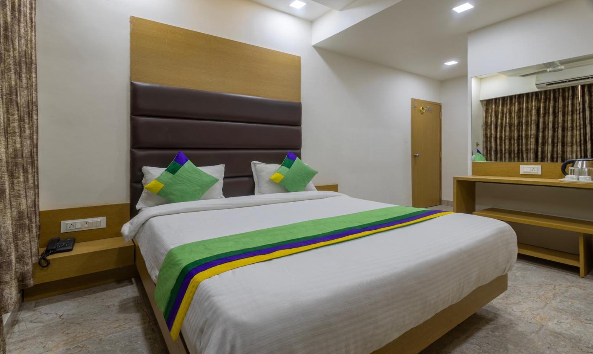 Treebo Eden Park, Ahmedabad Hotel Bātwa Exterior foto